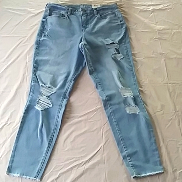 Distressed Jeans - Picture 5 of 16